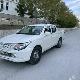 Mitsubishi L200 2016