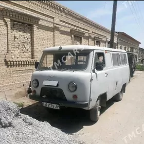 UAZ 469 2000