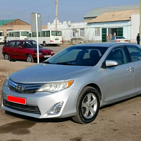 Toyota Camry 2012