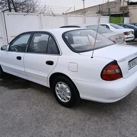 Hyundai Sonata 1996