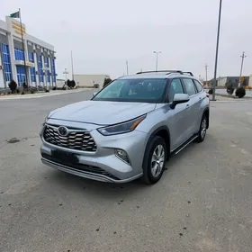 Toyota Highlander 2021