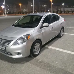 Nissan Versa 2013