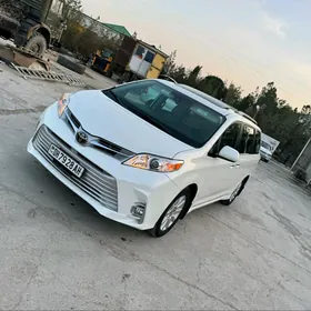 Toyota Sienna 2020