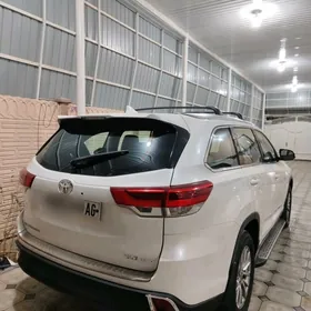 Toyota Highlander 2019