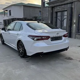 Toyota Camry 2018