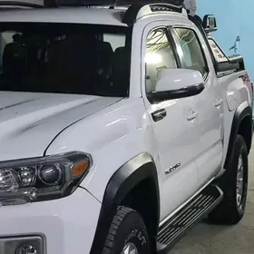 Toyota Tacoma 2018