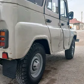 UAZ 469 2000