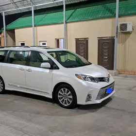 Toyota Sienna 2019