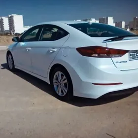 Hyundai Elantra 2018