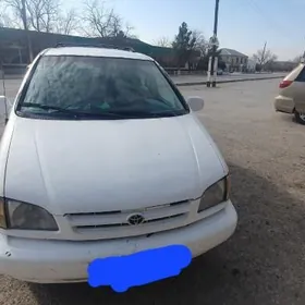 Toyota Sienna 2000