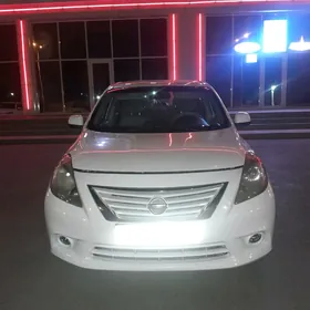 Nissan Versa 2011