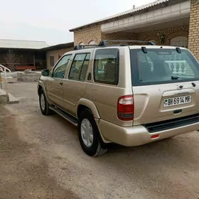 Nissan Pathfinder 2001