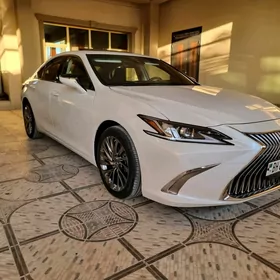 Lexus ES 300h 2019