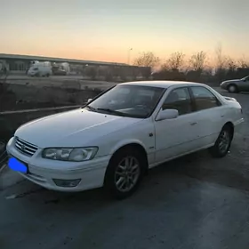 Toyota Camry 2001