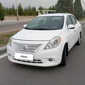 Nissan Versa 2013