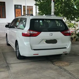 Toyota Sienna 2018