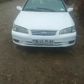 Toyota Camry 2000