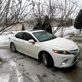 Toyota Camry 2018