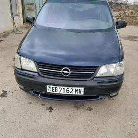 Opel Sintra 2000