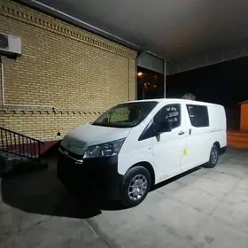 Toyota Hiace 2021