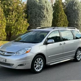 Toyota Sienna 2004