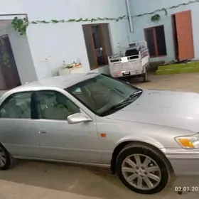 Toyota Camry 2001