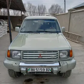 Mitsubishi Pajero 1995