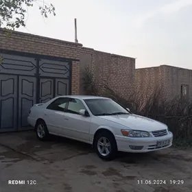 Toyota Camry 2001