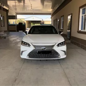 Lexus ES 350 2019