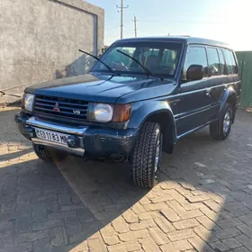 Mitsubishi Pajero 1995