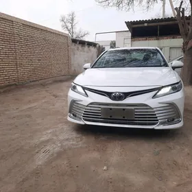 Toyota Camry 2020