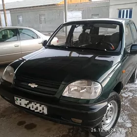 Chevrolet Niva 2005