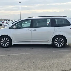 Toyota Sienna 2020