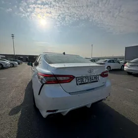 Toyota Camry 2018