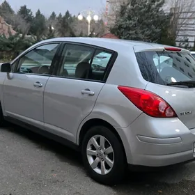 Nissan Versa 2010