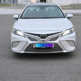 Toyota Camry 2018