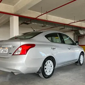 Nissan Versa 2012