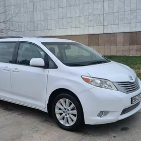 Toyota Sienna 2013