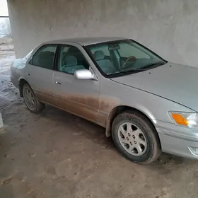 Toyota Camry 2000