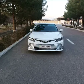 Toyota Camry 2019