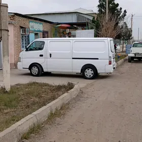 Nissan Urvan 2002