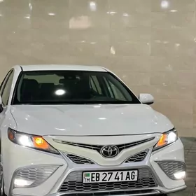 Toyota Camry 2020