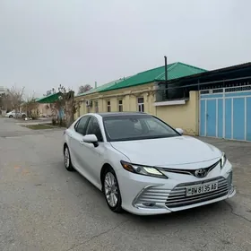 Toyota Camry 2021