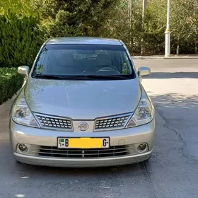 Nissan Tiida 2006