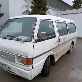 Mazda B2000 1993