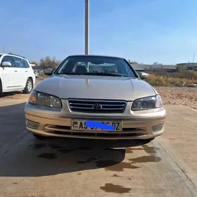 Toyota Camry 2000