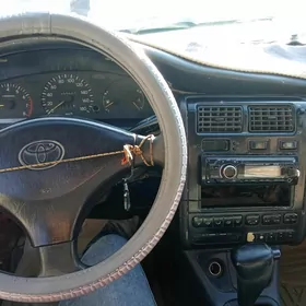 Toyota Corona 1995