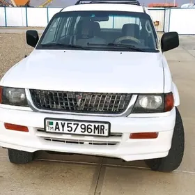 Mitsubishi Montero Sport 1999