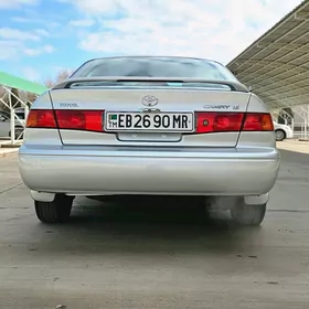 Toyota Camry 2001