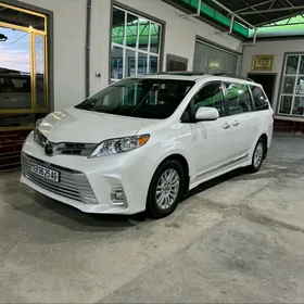 Toyota Sienna 2020